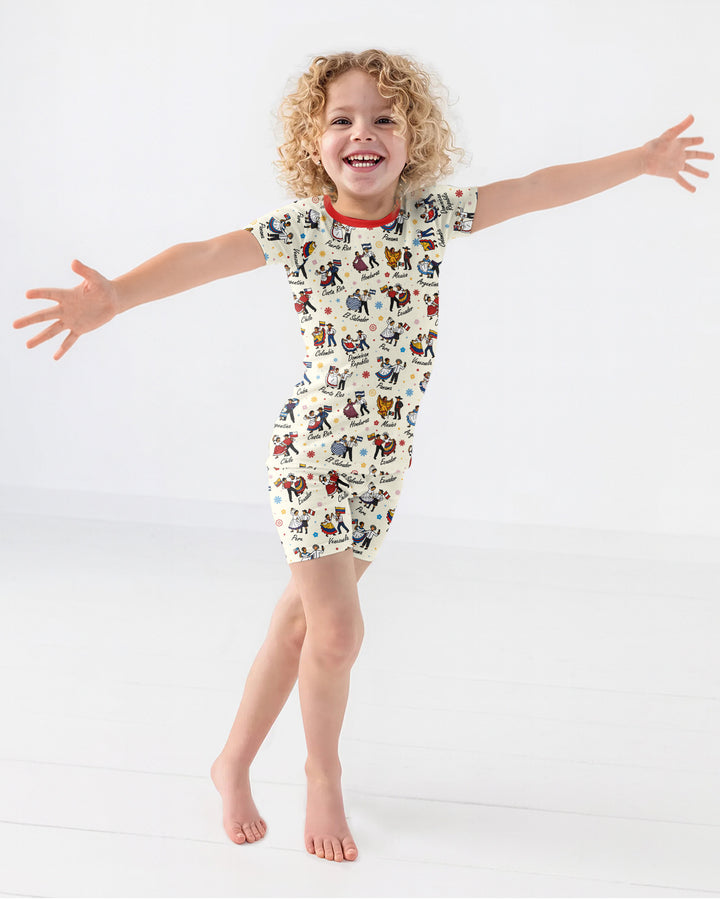 Template Zweiteiliges Pyjama-Set mit kurzen Ärmeln und Shorts