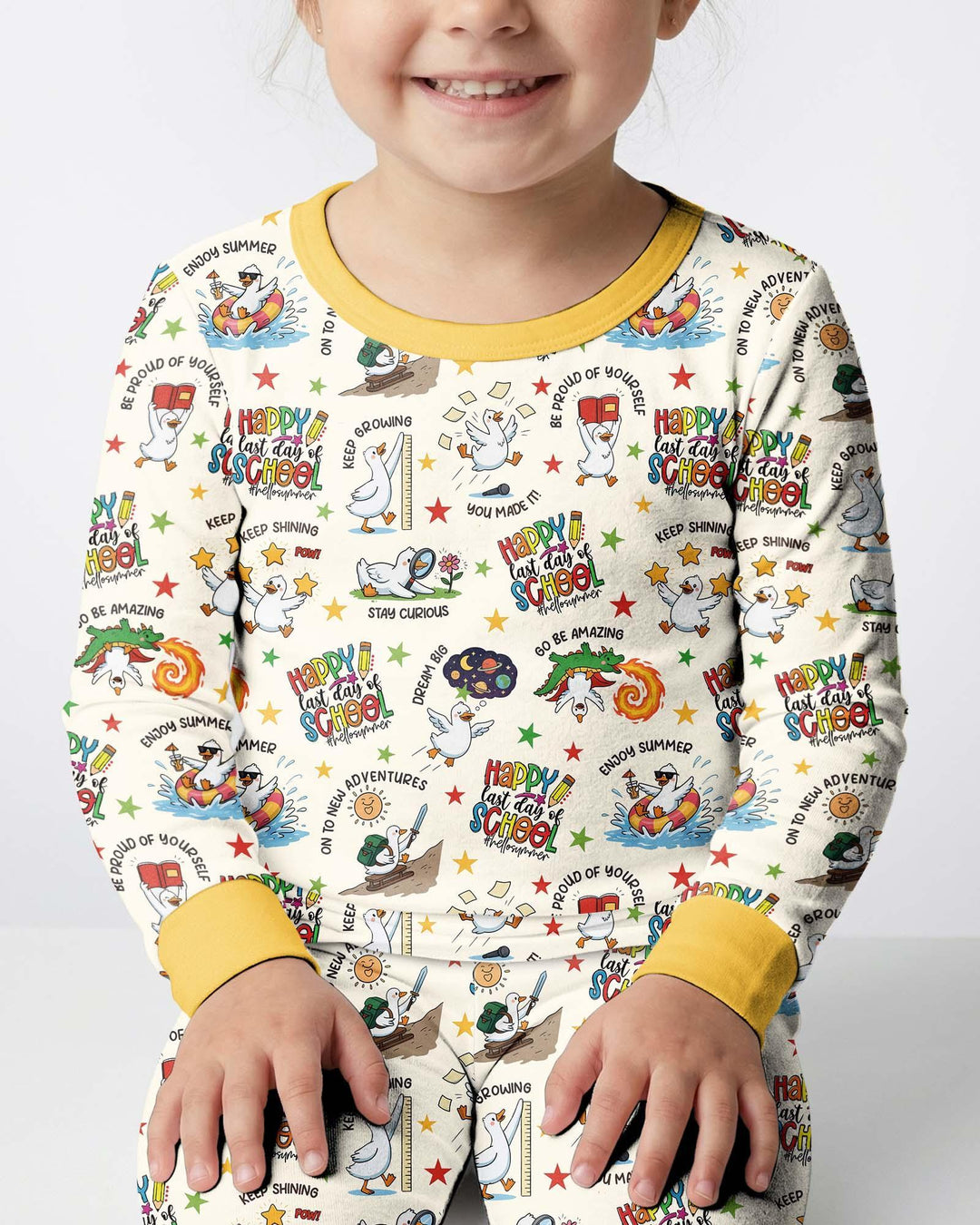 Zweiteiliges Langarm-Pyjama-Set mit Sommerfrüchten