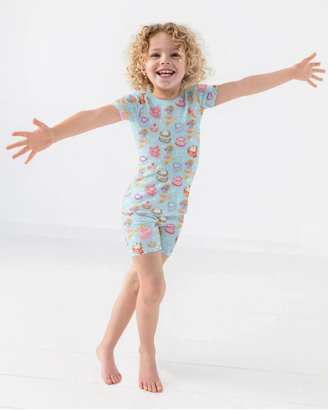 Zweiteiliges Pyjama-Set mit kurzen Ärmeln und Shorts im Sommer-Design