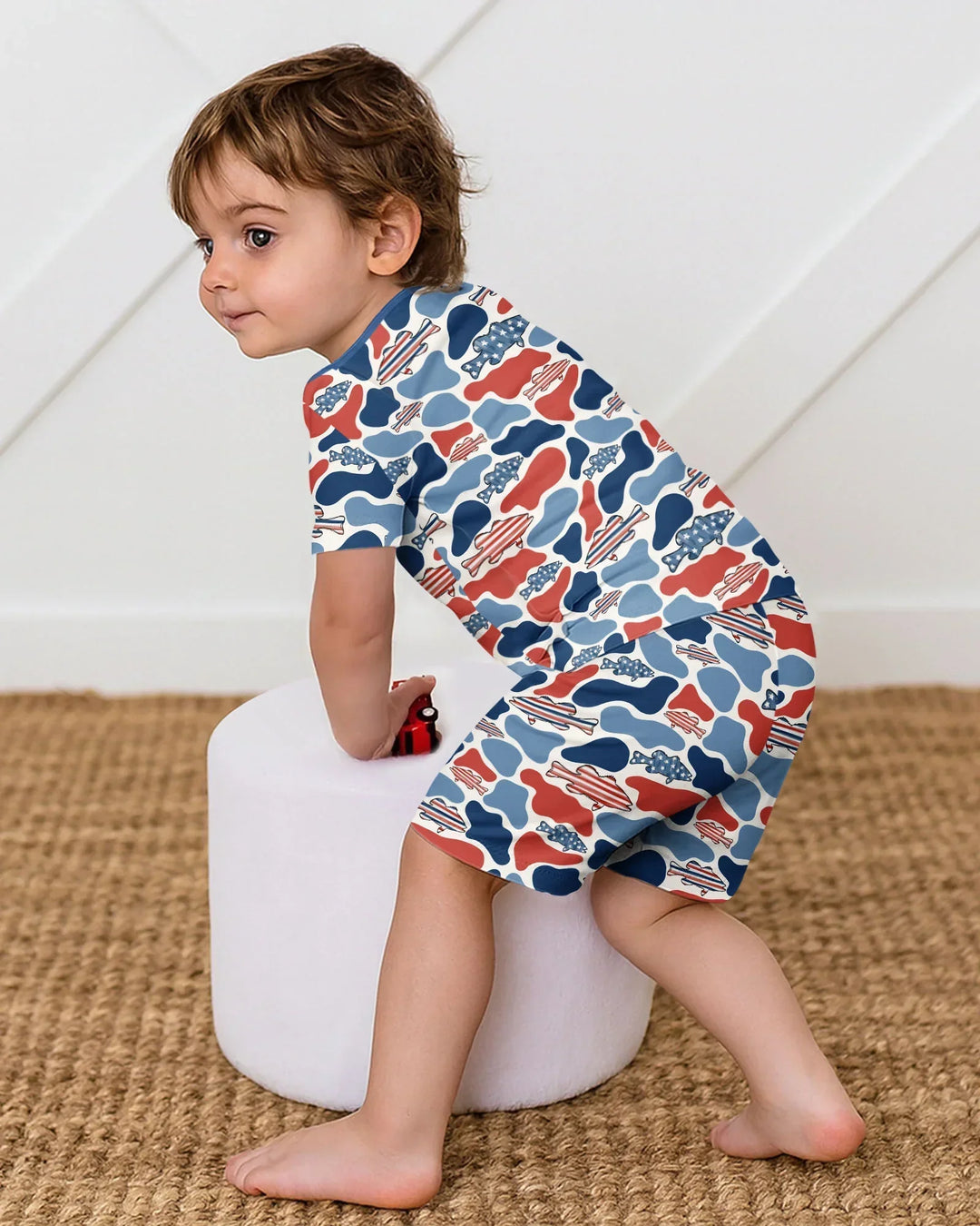 Template Zweiteiliges Pyjama-Set mit kurzen Ärmeln und Shorts