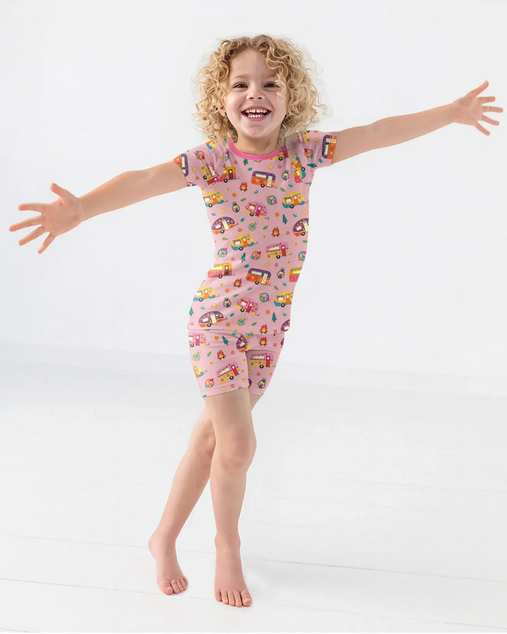 Zweiteiliges Pyjama-Set mit kurzen Ärmeln und Shorts im Sommer-Design