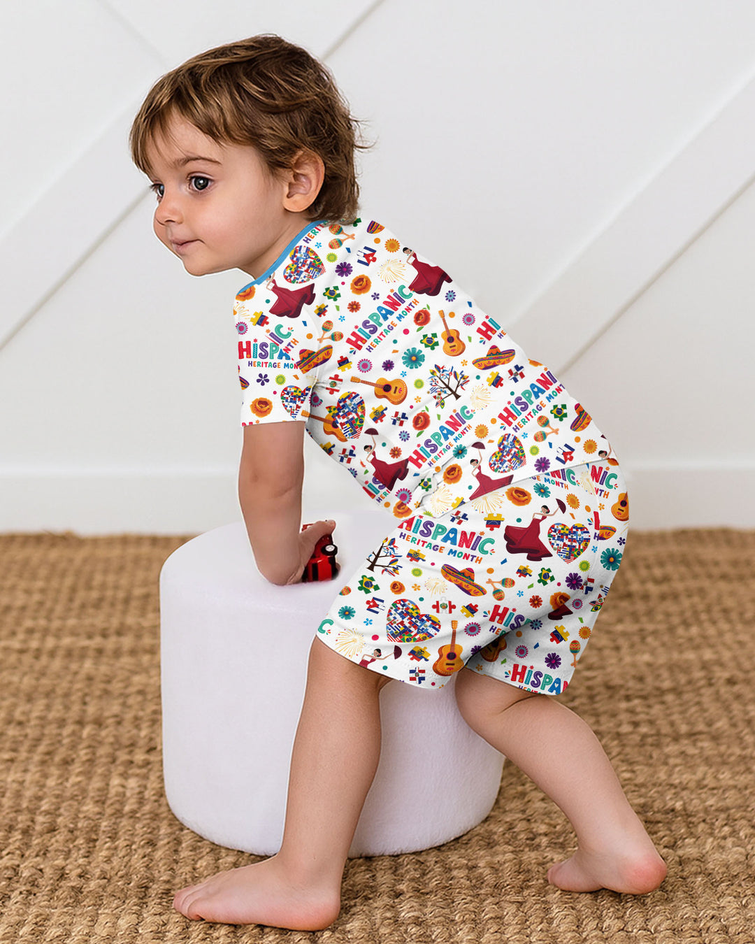 Template Zweiteiliges Pyjama-Set mit kurzen Ärmeln und Shorts