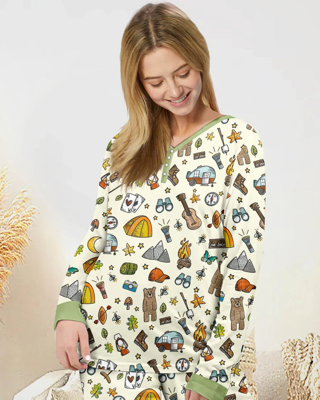 Pyjama-Set für Damen aus Bambus mit passendem „Love Camping“-Familienmotiv