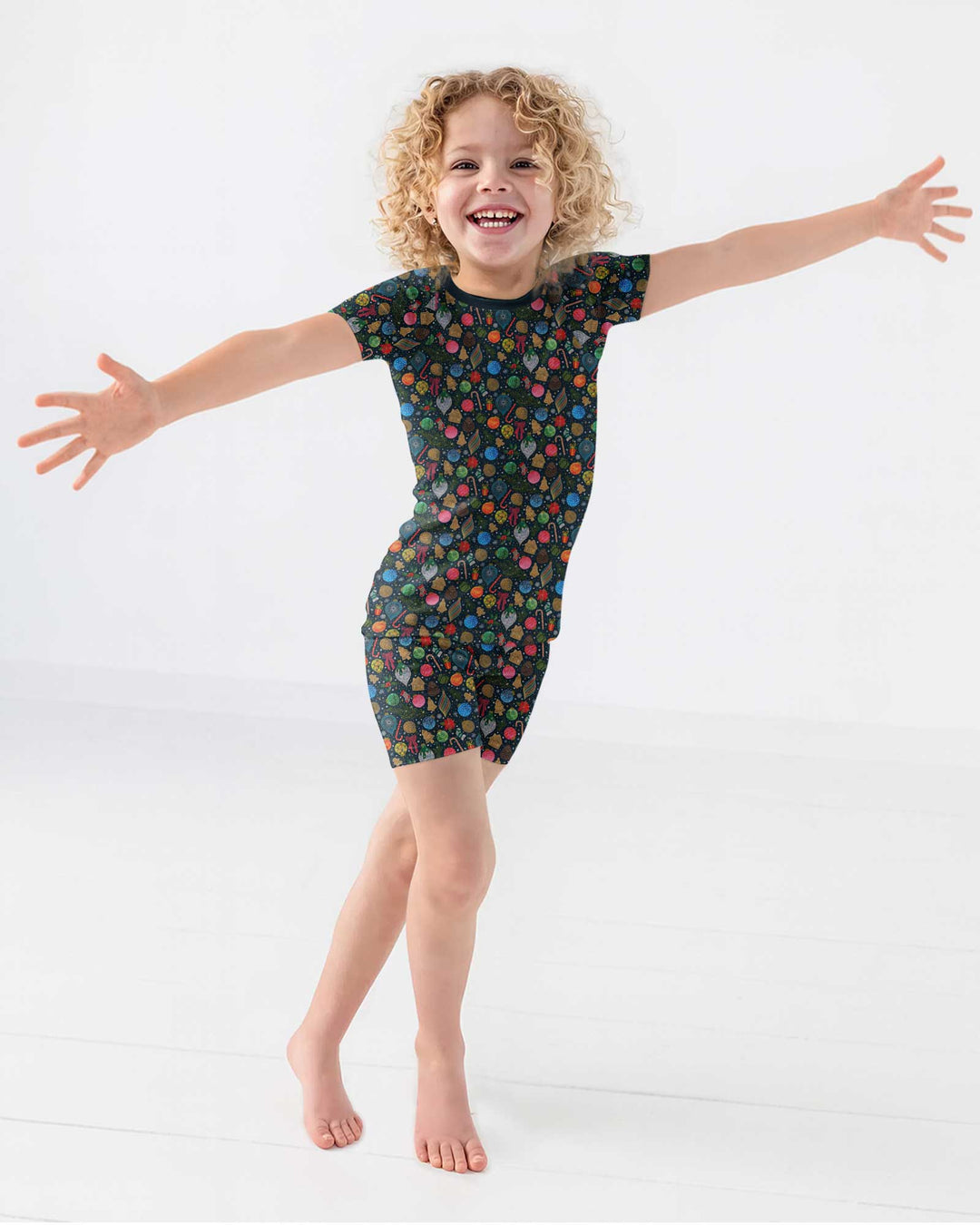 Holiday Ditsy Bamboo Two Piece Short Sleeve Shorts Pajama Set