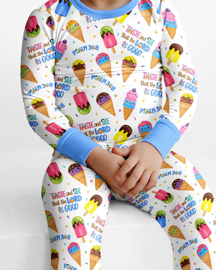 Zweiteiliges Langarm-Pyjama-Set mit Sommerfrüchten