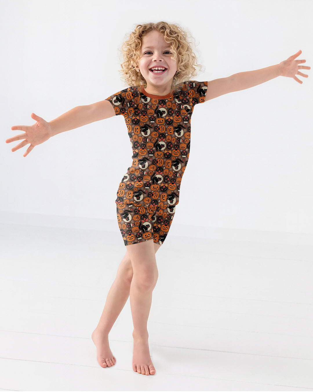 Vintage Halloween Black Cat Pumpkin Bamboo Two Piece Short Sleeve Shorts Pajama Set