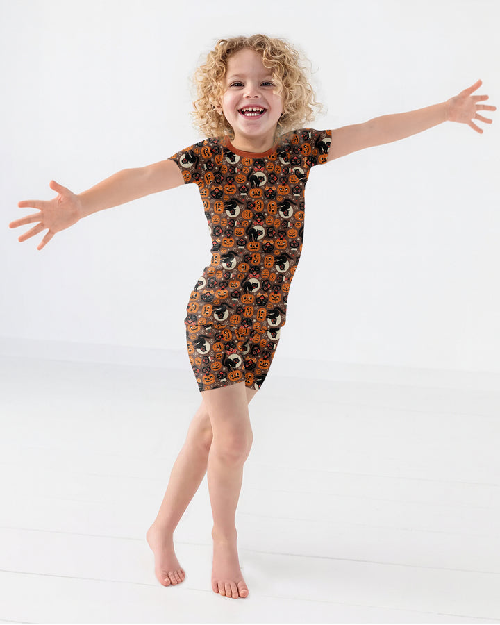 Vintage Halloween Black Cat Pumpkin Bamboo Two Piece Short Sleeve Shorts Pajama Set