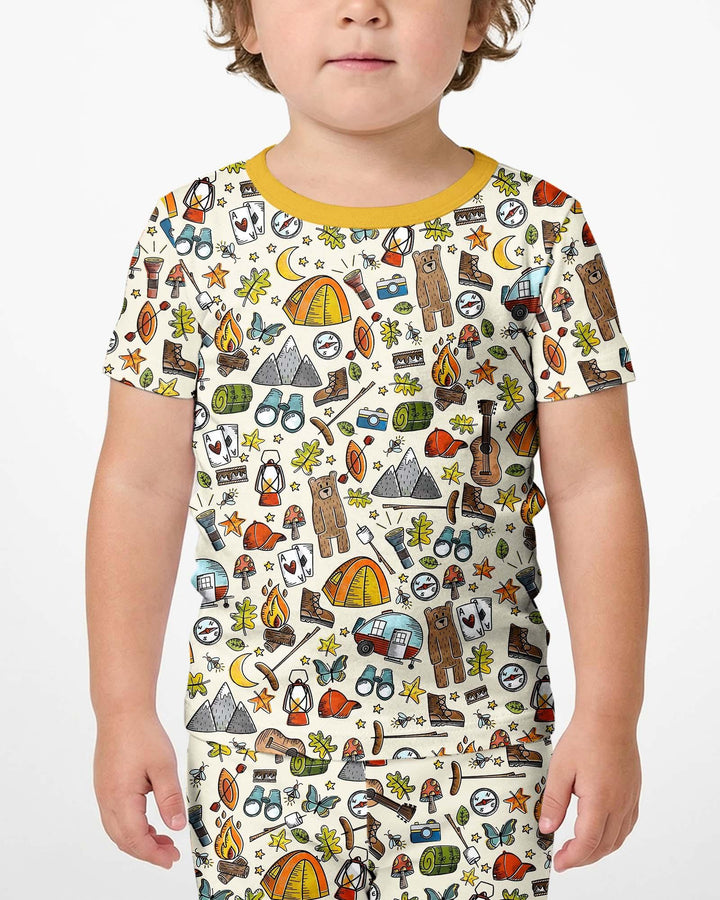 Template Zweiteiliges Pyjama-Set mit kurzen Ärmeln und Shorts