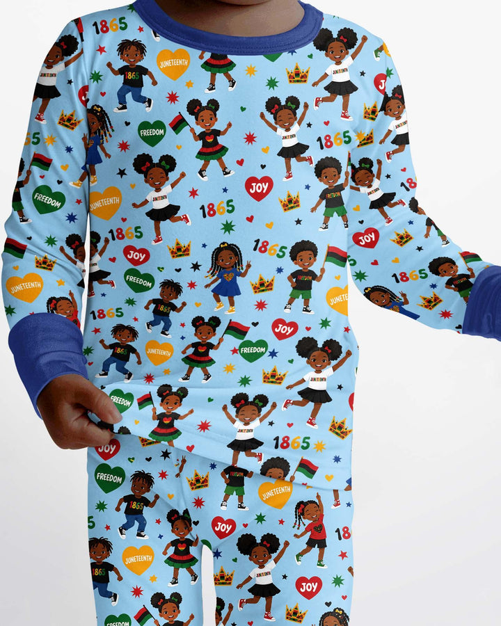 Zweiteiliges Langarm-Pyjama-Set mit Sommerfrüchten