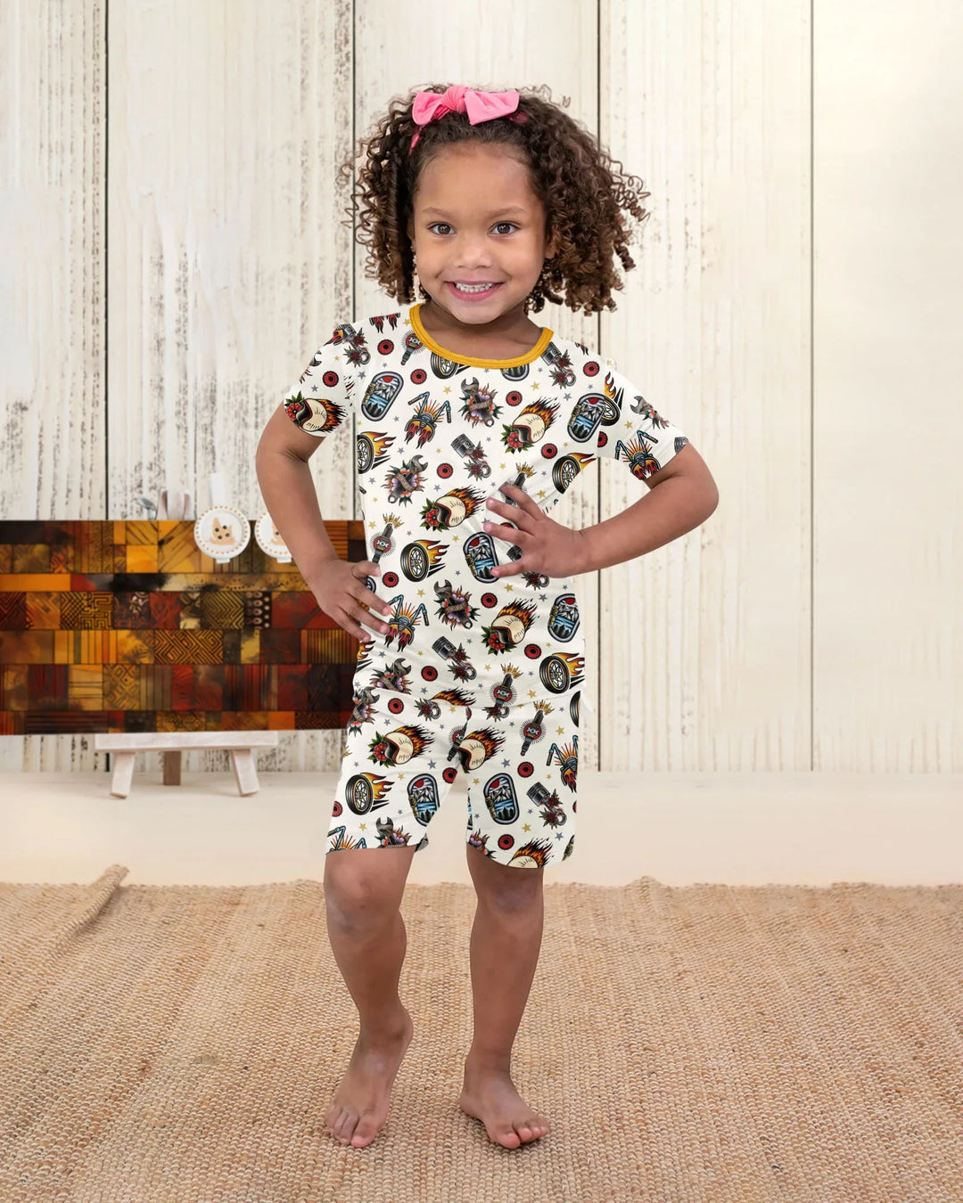 Template Zweiteiliges Pyjama-Set mit kurzen Ärmeln und Shorts