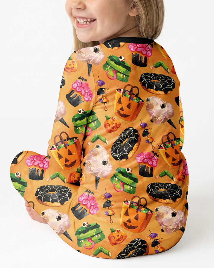 Zweiteiliges Langarm-Pyjama-Set mit Sommerfrüchten