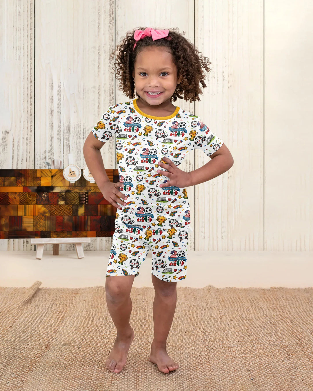 Template Zweiteiliges Pyjama-Set mit kurzen Ärmeln und Shorts