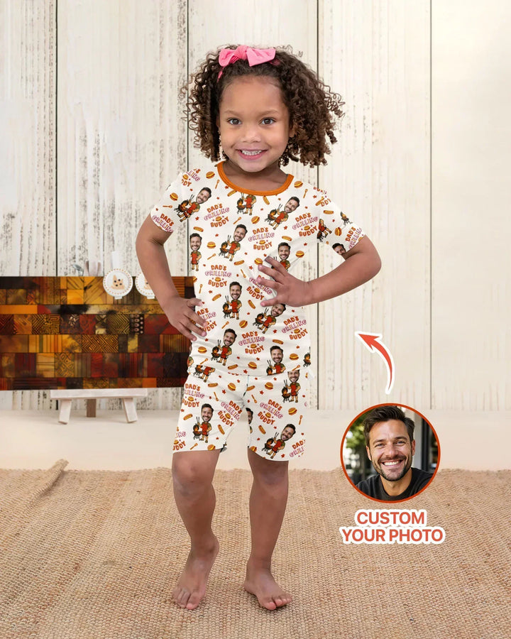 Zweiteiliges Pyjama-Set mit kurzen Ärmeln und Shorts im Sommer-Design