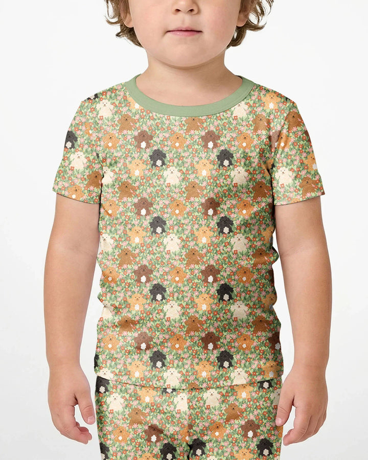Template Zweiteiliges Pyjama-Set mit kurzen Ärmeln und Shorts