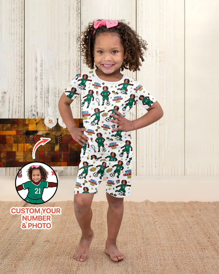 Zweiteiliges Pyjama-Set mit kurzen Ärmeln und Shorts im Sommer-Design