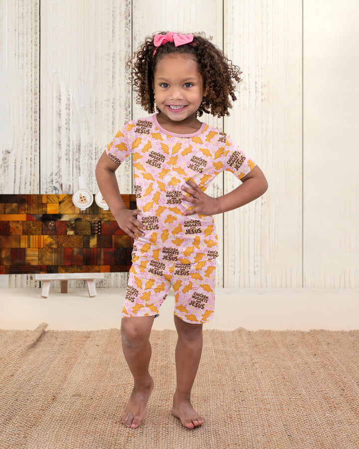 Template Zweiteiliges Pyjama-Set mit kurzen Ärmeln und Shorts