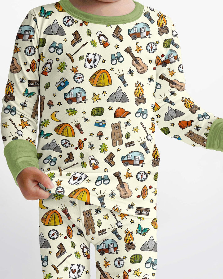 Zweiteiliges Langarm-Pyjama-Set mit Sommerfrüchten