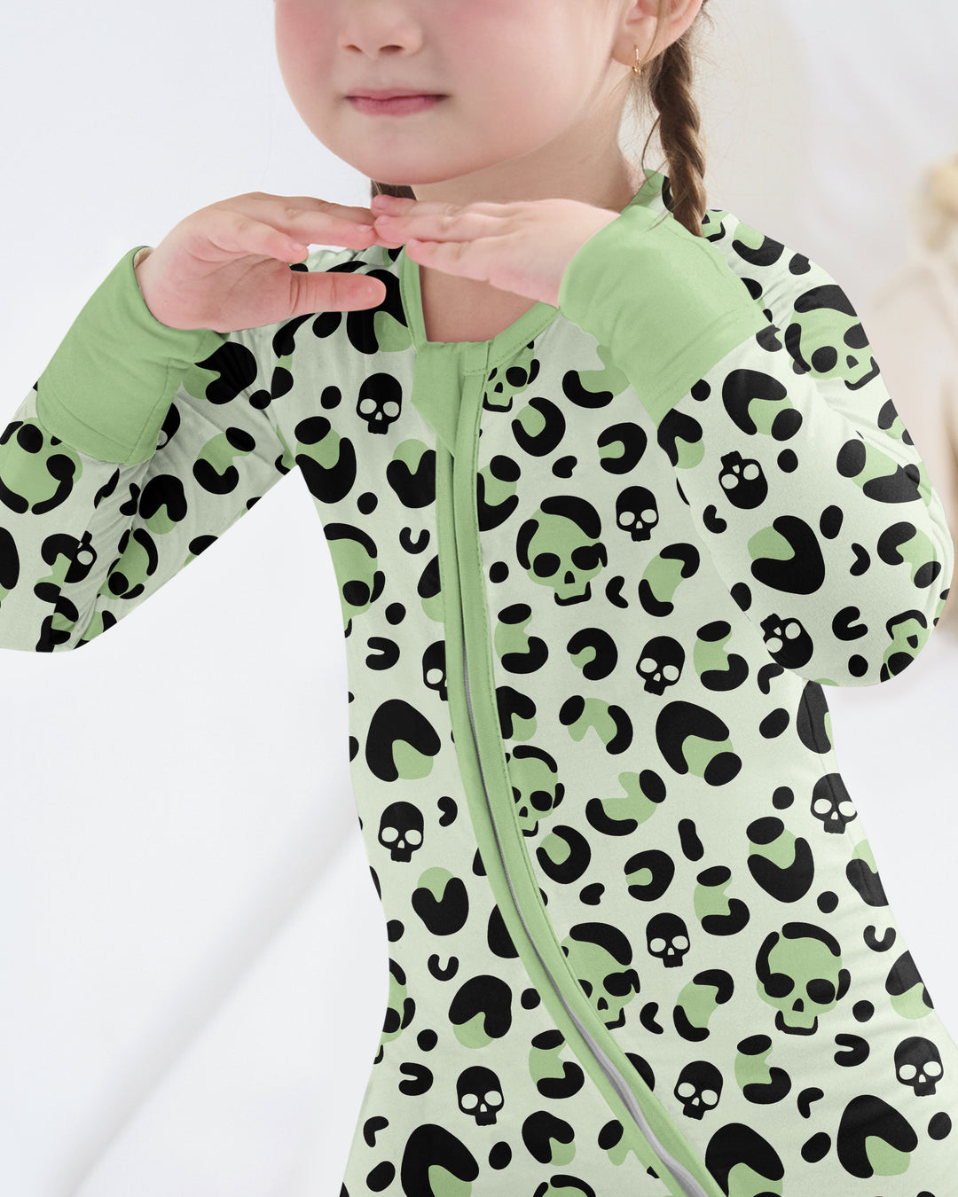 Leopard Skull Bamboo Convertible Zippy