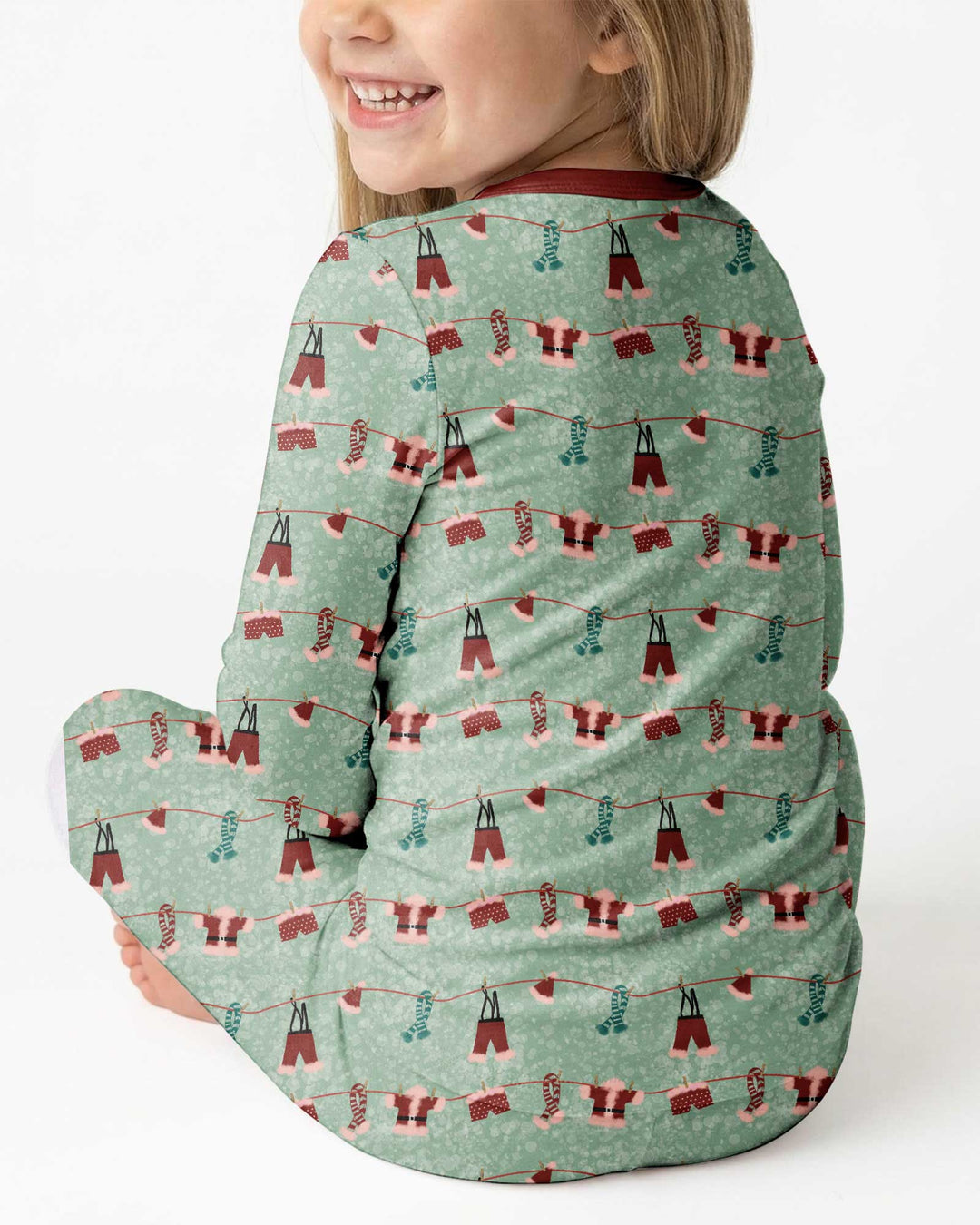 Santa In The Snow Bamboo Two Piece Long Sleeve Pajama Set