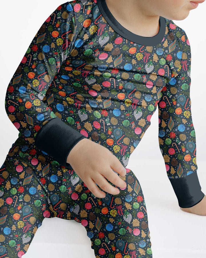 Holiday Ditsy Bamboo Two Piece Long Sleeve Pajama Set