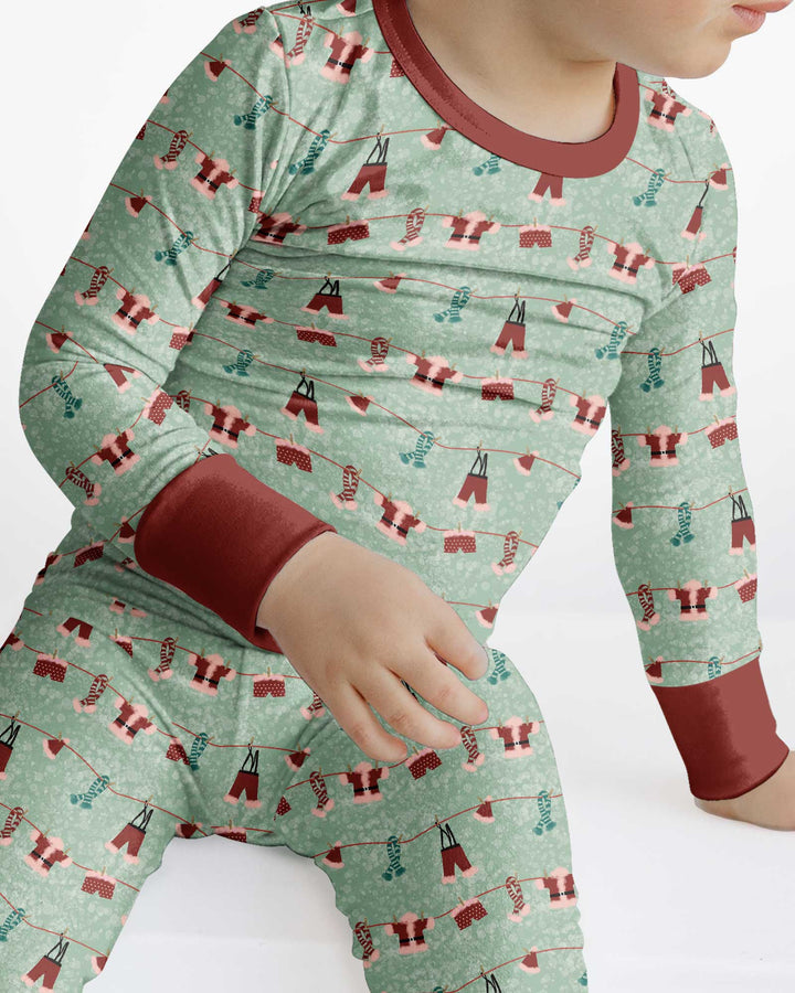 Santa In The Snow Bamboo Two Piece Long Sleeve Pajama Set