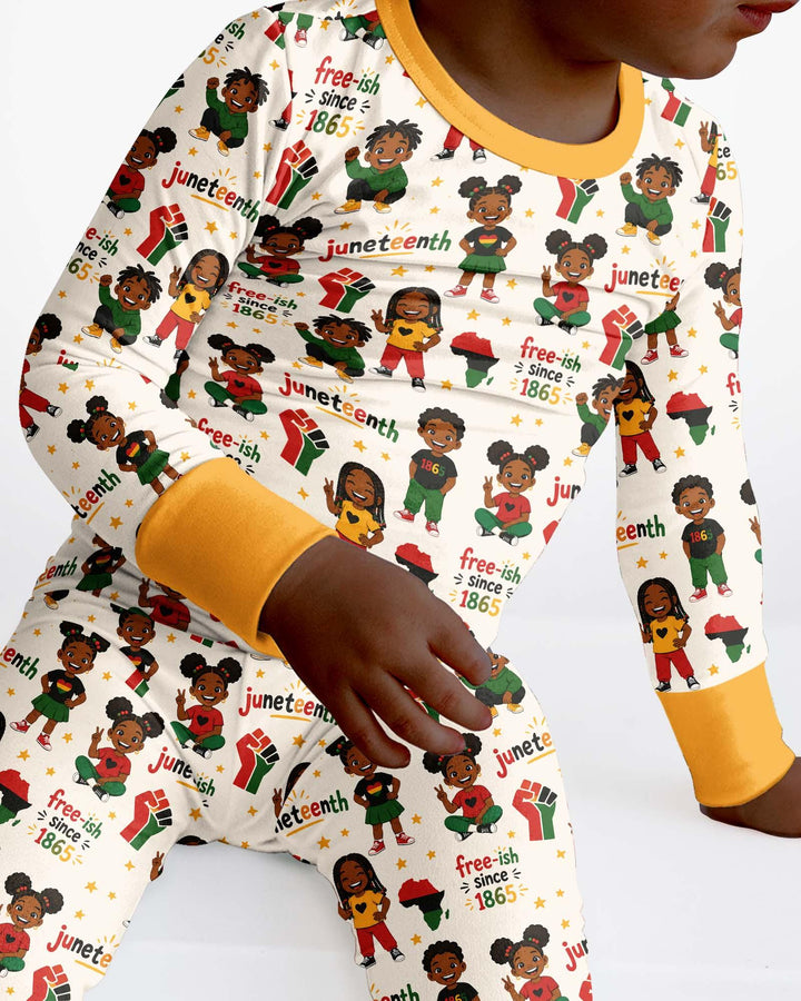 Zweiteiliges Langarm-Pyjama-Set mit Sommerfrüchten