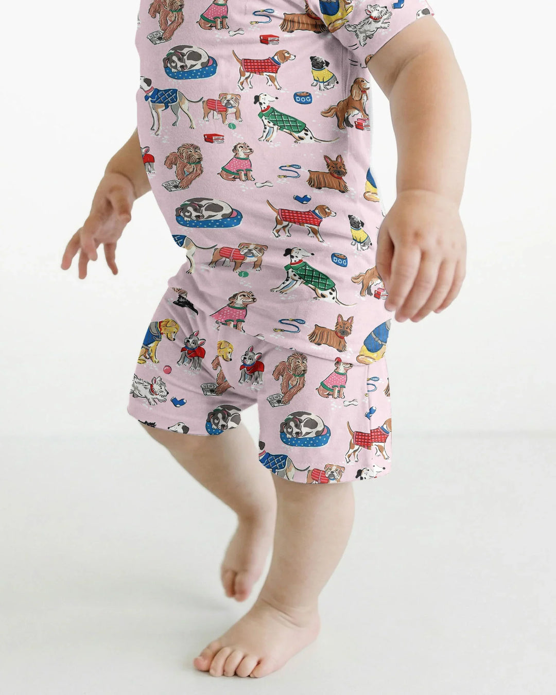 Template Zweiteiliges Pyjama-Set mit kurzen Ärmeln und Shorts