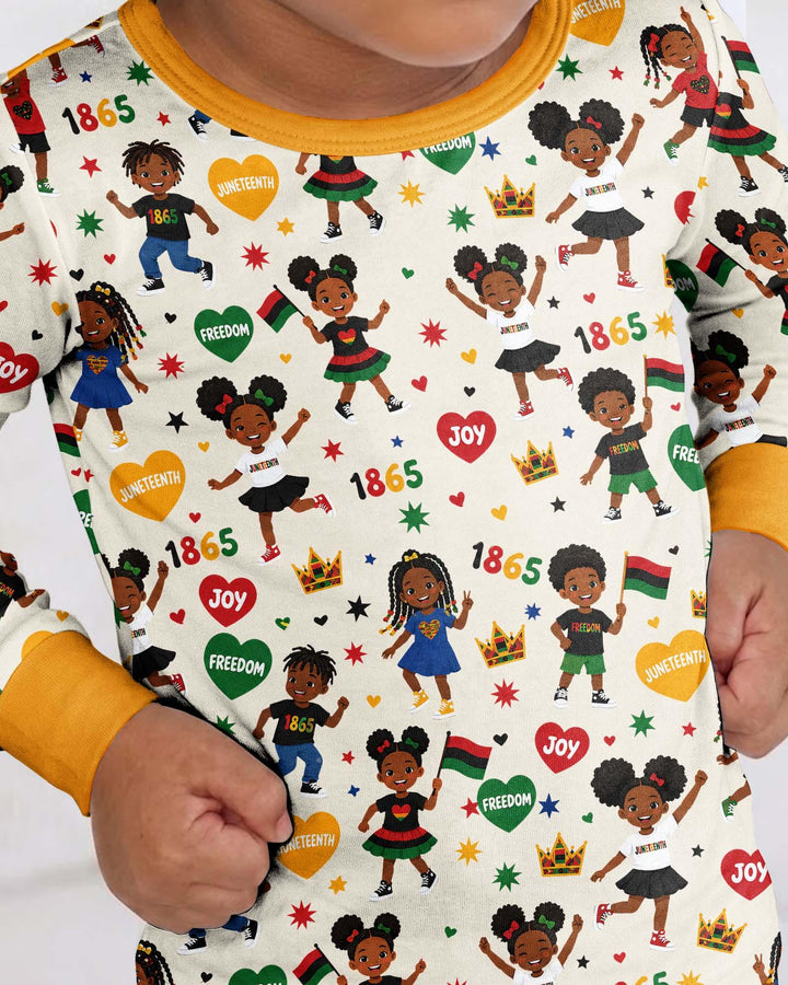 Zweiteiliges Langarm-Pyjama-Set mit Sommerfrüchten