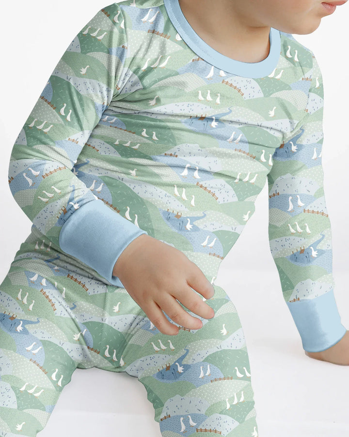 Zweiteiliges Langarm-Pyjama-Set mit Sommerfrüchten