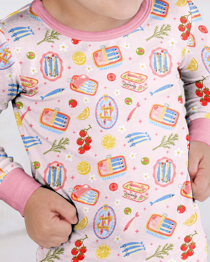 Zweiteiliges Langarm-Pyjama-Set mit Sommerfrüchten