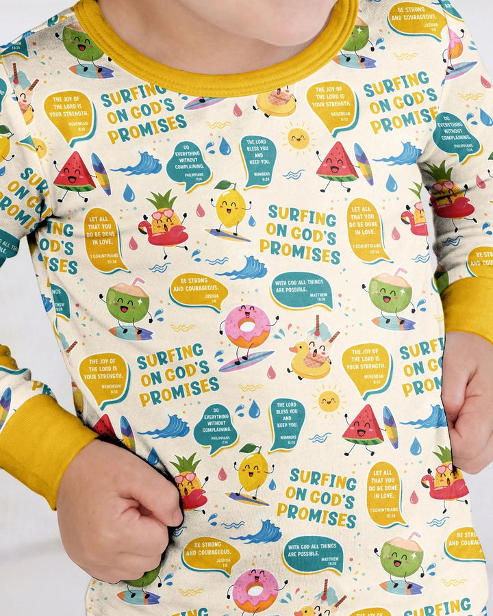 Zweiteiliges Langarm-Pyjama-Set mit Sommerfrüchten