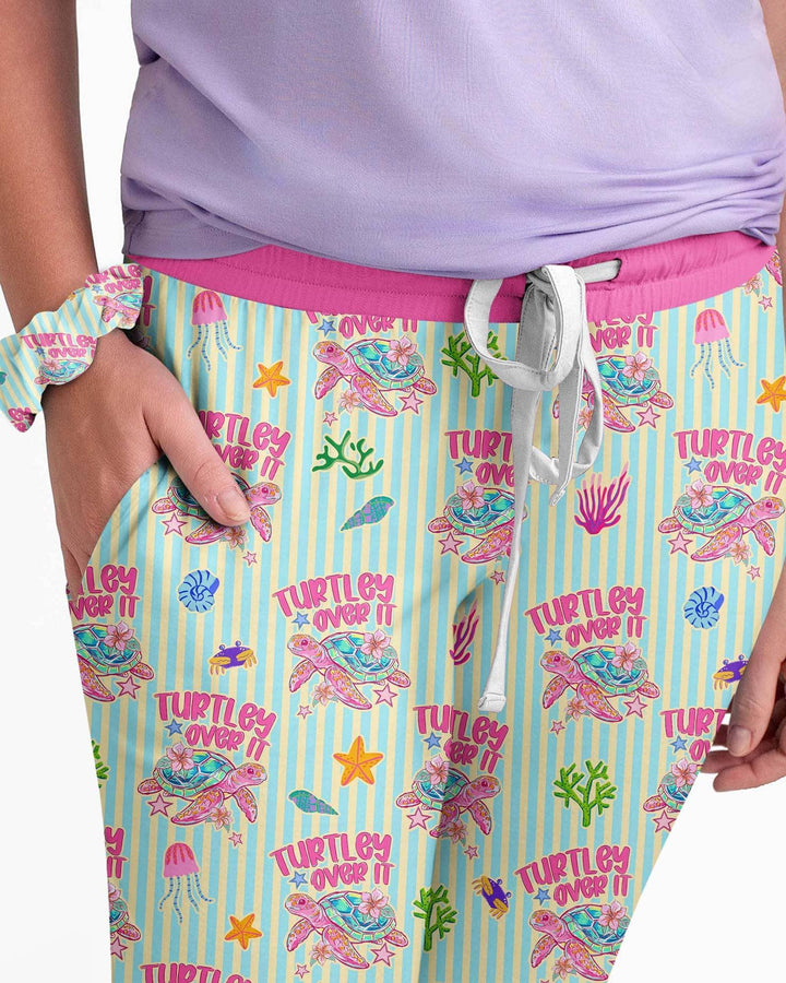 Turtley Over It Passender Familien-Bambus-Damen-Pyjama-Set