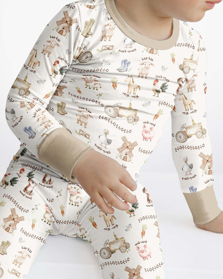 Zweiteiliges Langarm-Pyjama-Set mit Sommerfrüchten