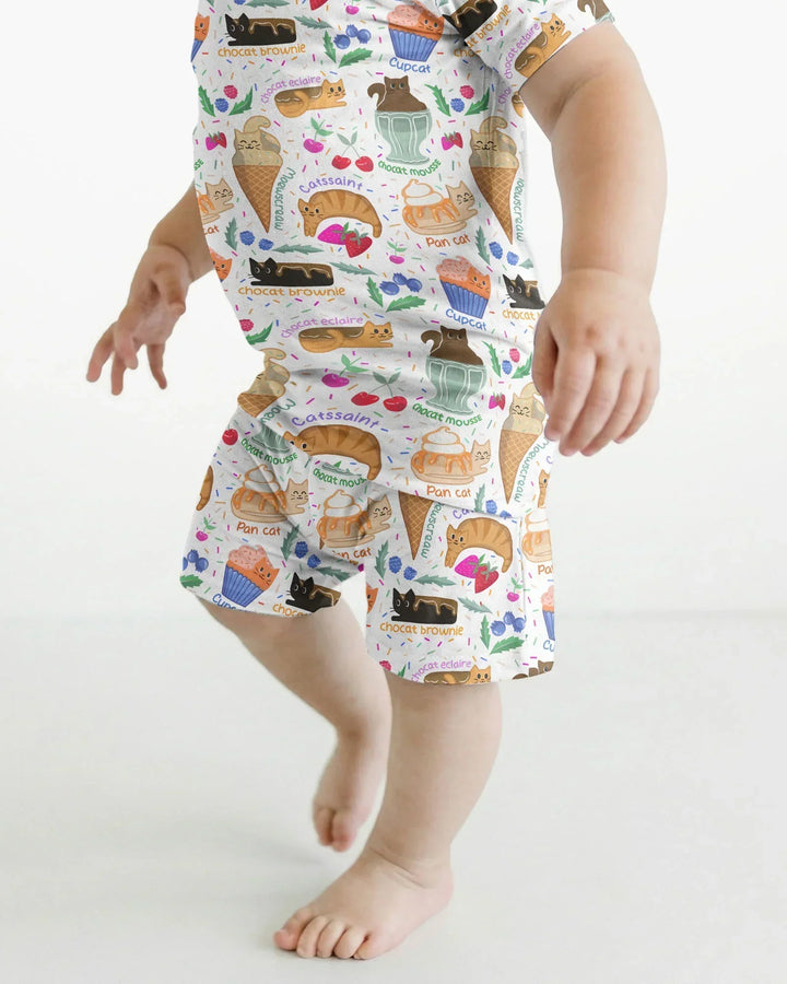 Template Zweiteiliges Pyjama-Set mit kurzen Ärmeln und Shorts