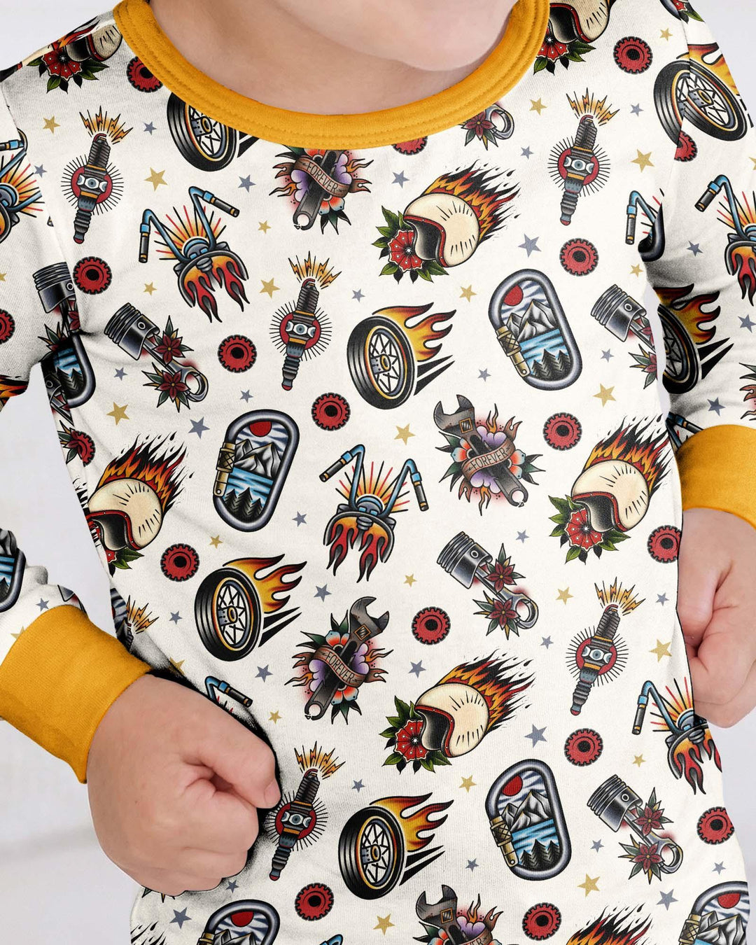 Zweiteiliges Langarm-Pyjama-Set mit Sommerfrüchten