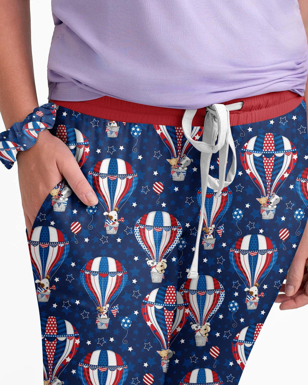 Patriotische Welpen in Heißluftballons Familien-Pyjama-Set aus Bambus für Damen