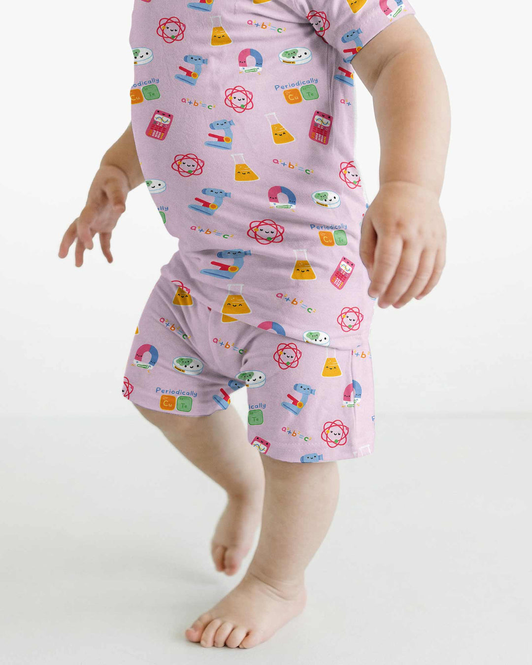 Template Zweiteiliges Pyjama-Set mit kurzen Ärmeln und Shorts