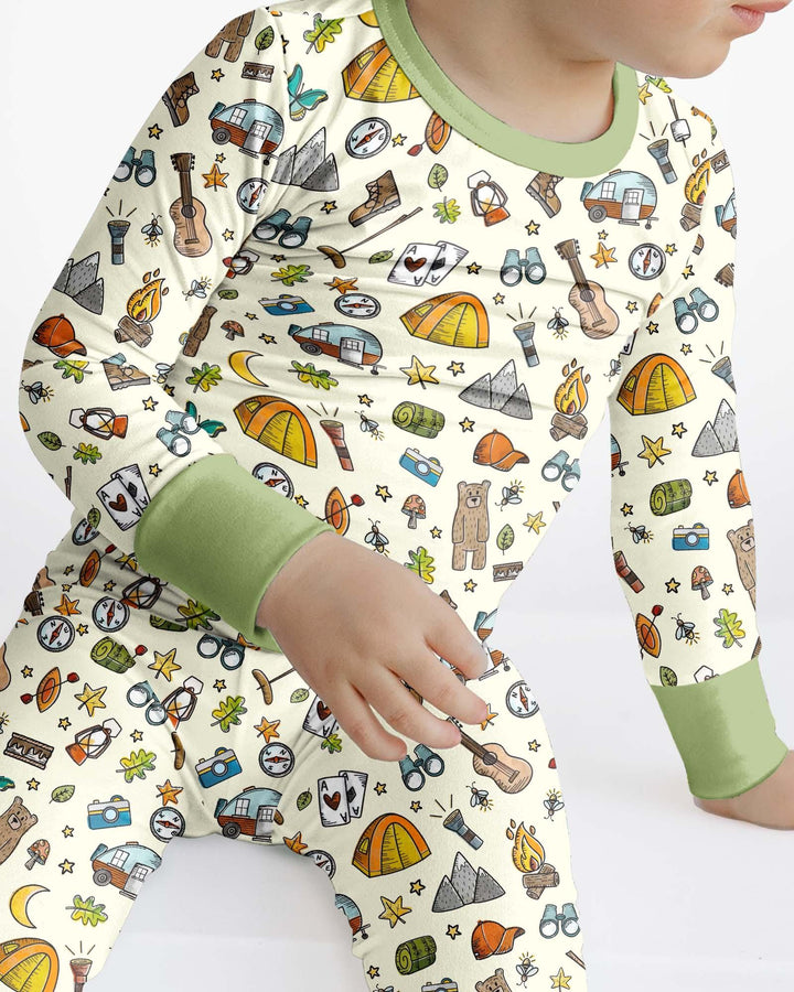 Zweiteiliges Langarm-Pyjama-Set mit Sommerfrüchten
