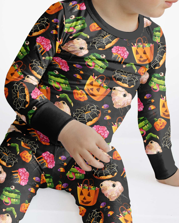 Zweiteiliges Langarm-Pyjama-Set mit Sommerfrüchten