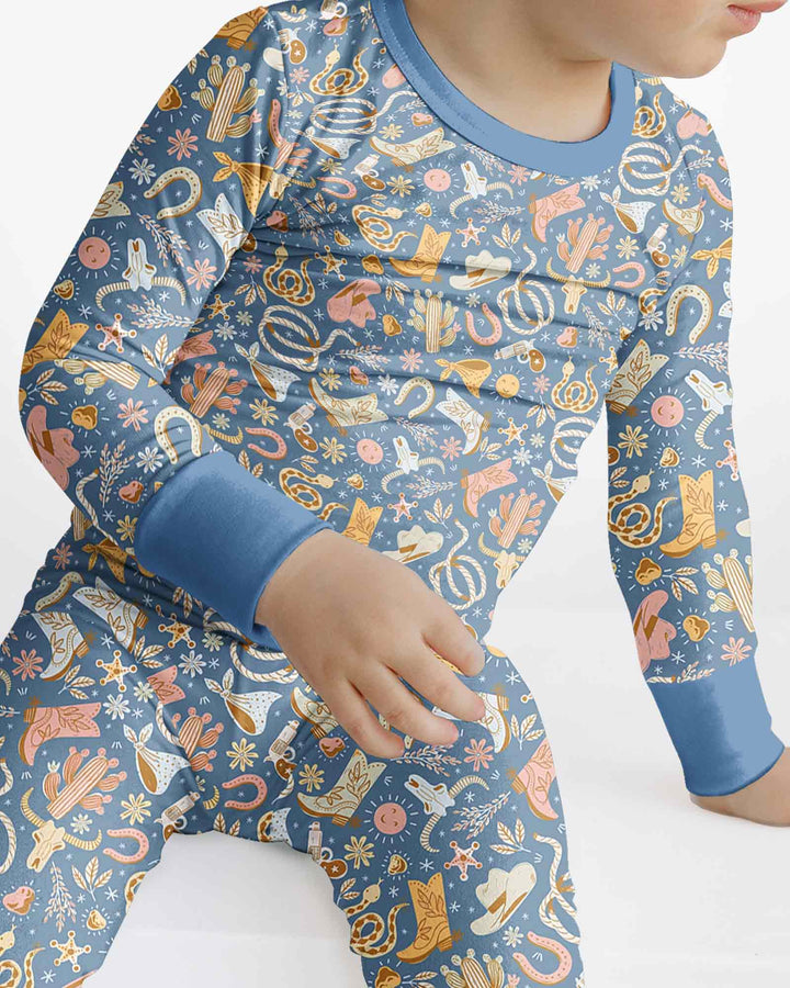 Zweiteiliges Langarm-Pyjama-Set mit Sommerfrüchten