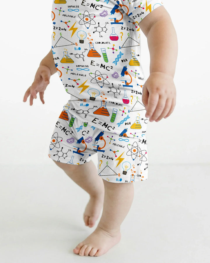 Template Zweiteiliges Pyjama-Set mit kurzen Ärmeln und Shorts