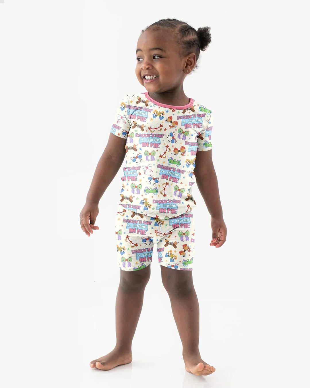 Template Zweiteiliges Pyjama-Set mit kurzen Ärmeln und Shorts