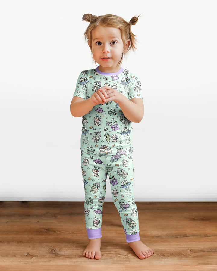 Zweiteiliges, kurzärmliges Pyjama-Set mit Marienkäfern