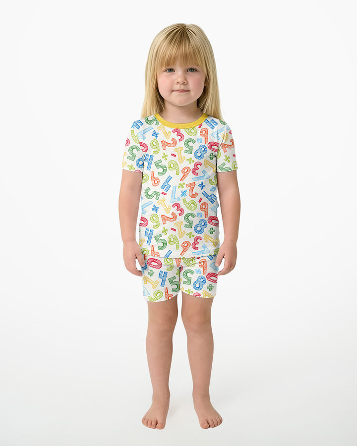 Template Zweiteiliges Pyjama-Set mit kurzen Ärmeln und Shorts