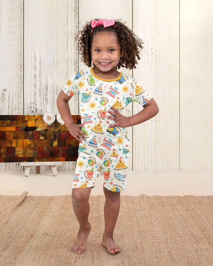 Template Zweiteiliges Pyjama-Set mit kurzen Ärmeln und Shorts