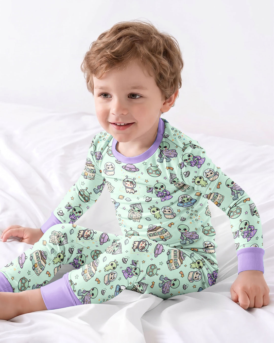 Zweiteiliges Langarm-Pyjama-Set mit Sommerfrüchten
