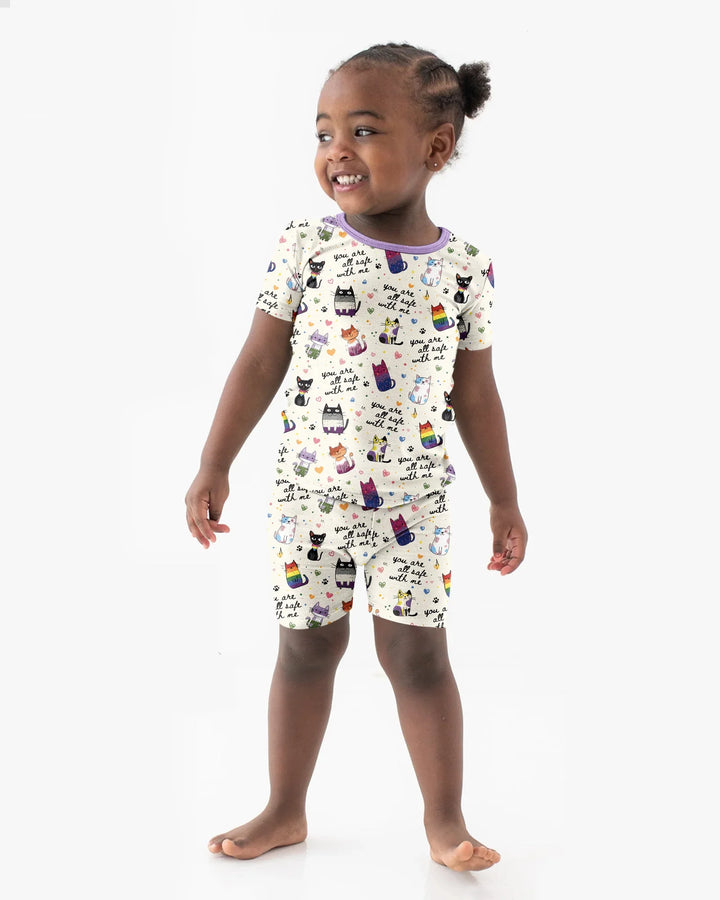Template Zweiteiliges Pyjama-Set mit kurzen Ärmeln und Shorts
