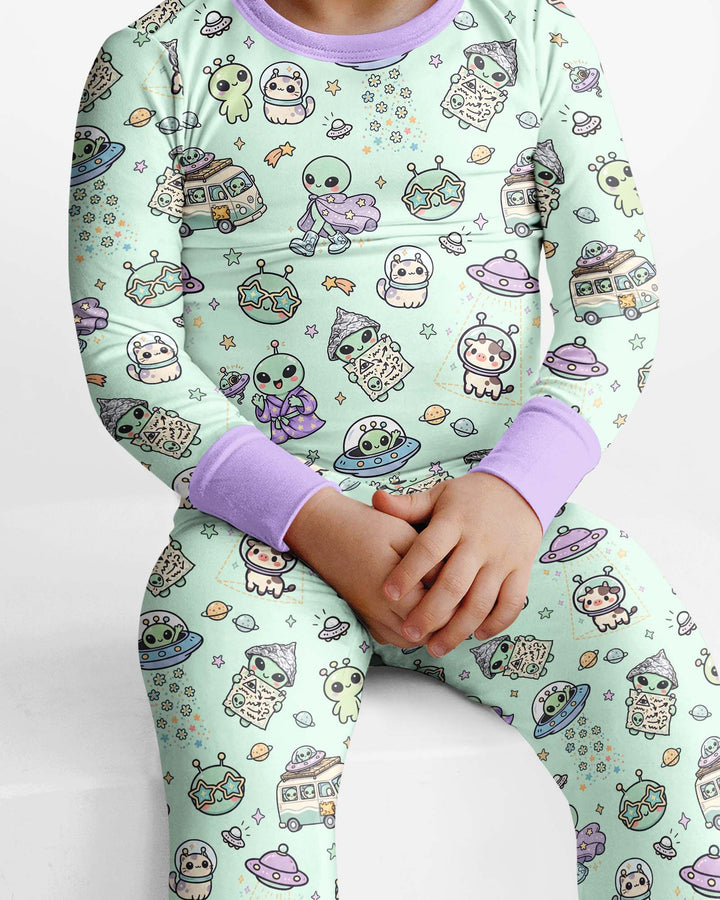 Zweiteiliges Langarm-Pyjama-Set mit Sommerfrüchten