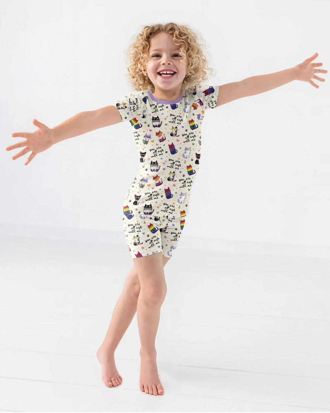 Template Zweiteiliges Pyjama-Set mit kurzen Ärmeln und Shorts