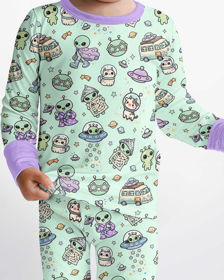 Zweiteiliges Langarm-Pyjama-Set mit Sommerfrüchten